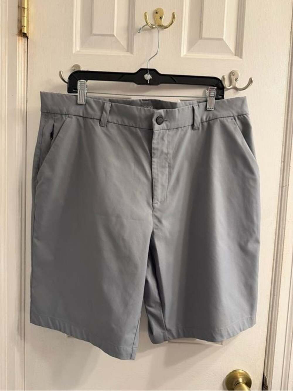 Men's Flat Front Gray Performance Shorts Size 36